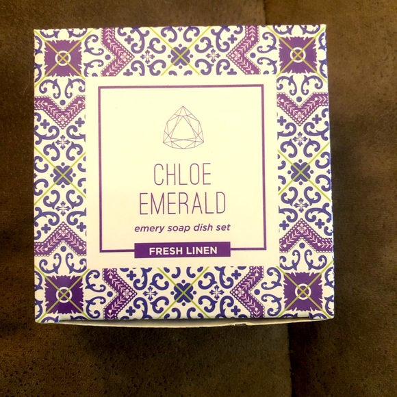 Chloe Emerald Soap Dish Set - Picture 2 of 6